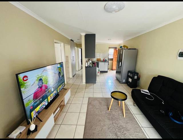 3 BEDROOM APARTMENT FOR SALE IN CLOVERDENE